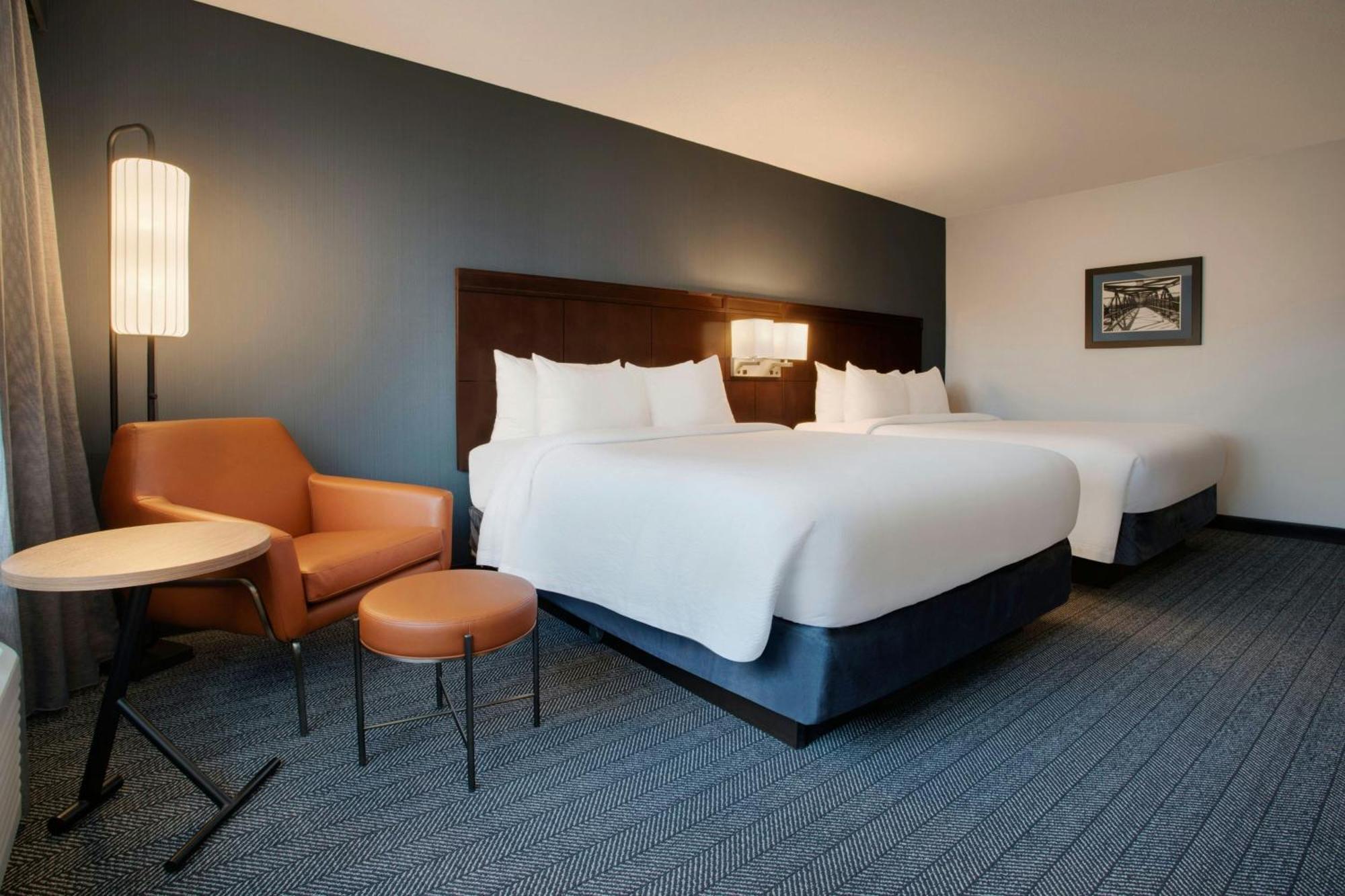 Courtyard Worcester Bagian luar foto